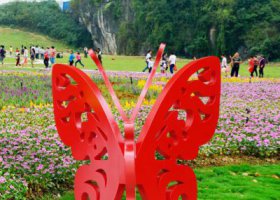 玻璃鋼鏤空校園蝴蝶雕塑