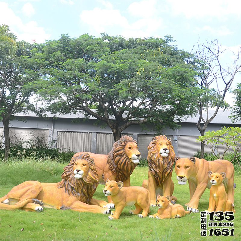 戶外草坪玻璃鋼仿真動物獅子雕塑 戶外草坪玻璃鋼仿真動物獅子雕塑