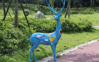 城市廣場(chǎng)創(chuàng)意玻璃鋼彩繪藍(lán)色梅花鹿雕塑