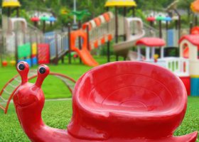 幼兒園玻璃鋼創(chuàng)意抽象蝸牛雕塑
