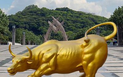 戶外廣場(chǎng)玻璃鋼漆金華爾街牛雕塑