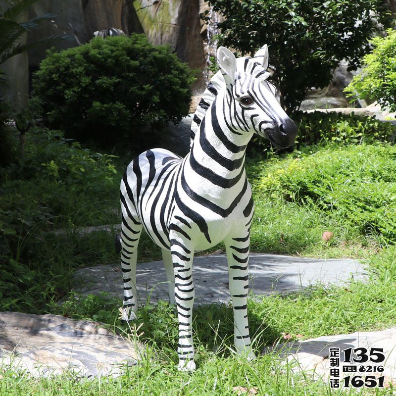 戶外公園玻璃鋼彩繪仿真動物景觀斑馬雕塑 戶外公園玻璃鋼彩繪仿真動物景觀斑馬雕塑