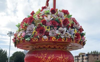廣場(chǎng)大型喜迎國(guó)慶天安門(mén)玻璃鋼大花籃雕塑