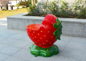 商場(chǎng)創(chuàng)意玻璃鋼水果擺件草莓雕塑