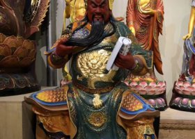 玻璃鋼彩繪大型寺廟景觀關公雕塑